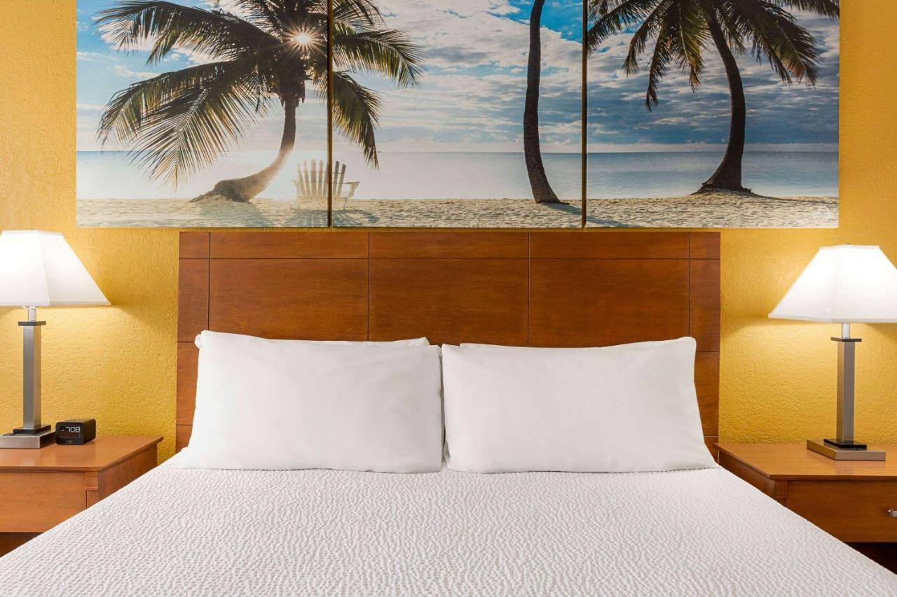 Envision Hotel Miami International Airport Екстер'єр фото