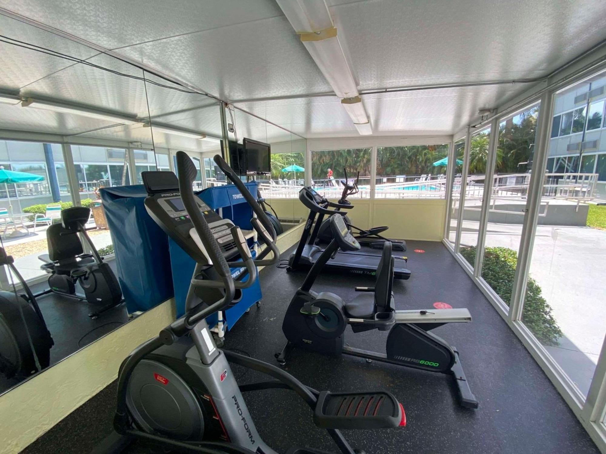 Envision Hotel Miami International Airport Екстер'єр фото
